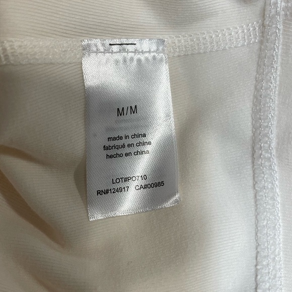 Nwt Womens weworewhat Muscle Tank Top Solid Off White Cropped Top Size Medium - Picture 15 of 16